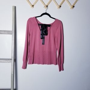 NEW YORK & COMPANY PINK SWEATER BLOUSE WITH BLACK BOW TIE ON BACK SIZE SMALL